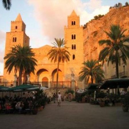 Casa Soraya, Dimora Tipica A 2 Passi Dal Duomo. Apartment เชฟาลู ภายนอก รูปภาพ