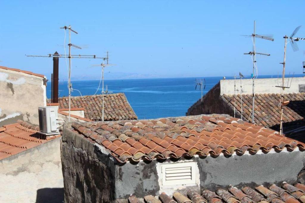 Casa Soraya, Dimora Tipica A 2 Passi Dal Duomo. Apartment เชฟาลู ภายนอก รูปภาพ